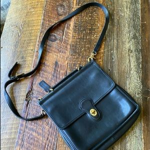 COACH ❤️  EUC Vintage Large Saddle Purse